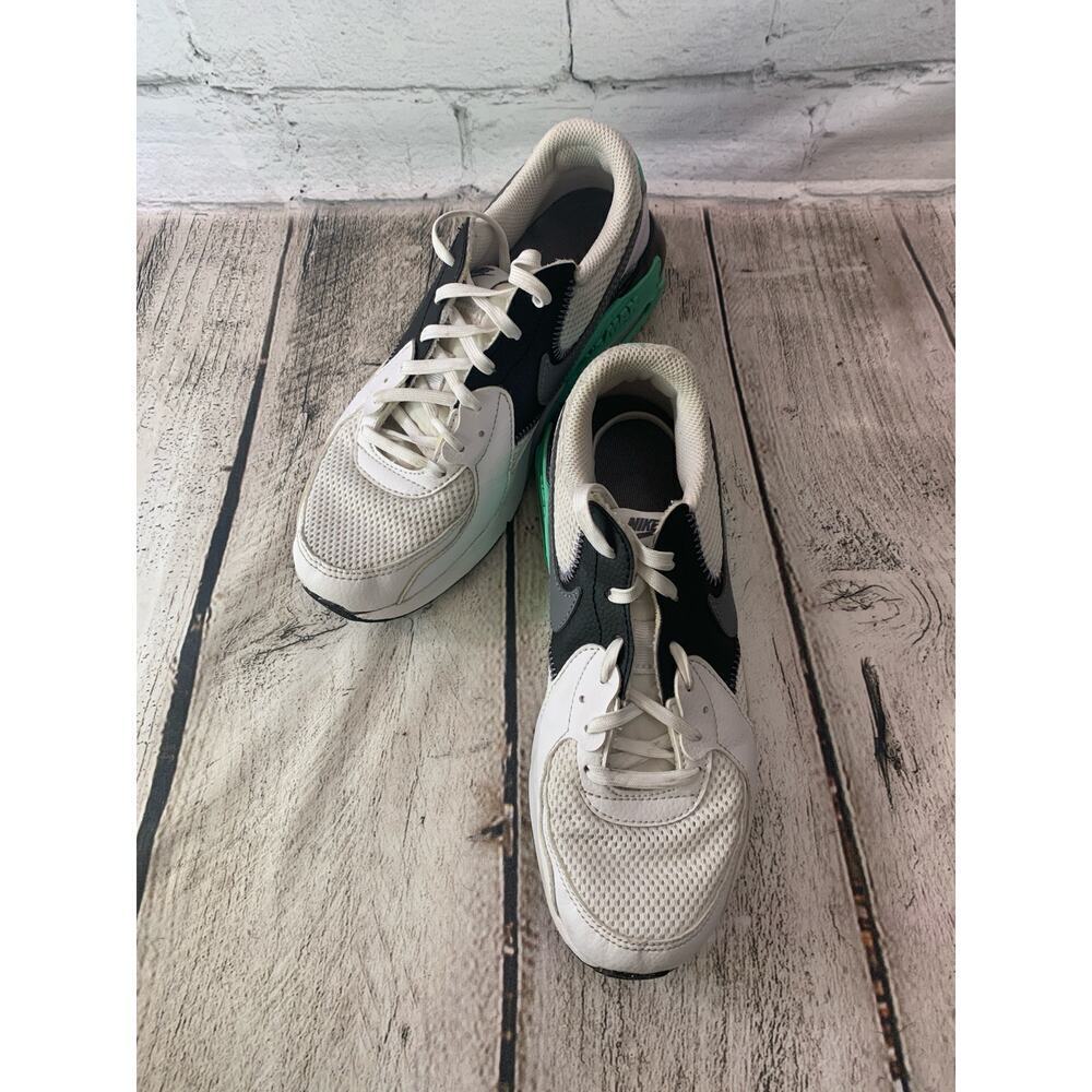 NIKE Women’s Air Max Excee Sneakers / Size: 6.5